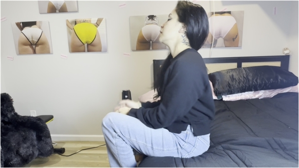 Fetish Nature Films - Sneaky Tiny Gets a Gassy Denim Lesson From Giantess Sushii