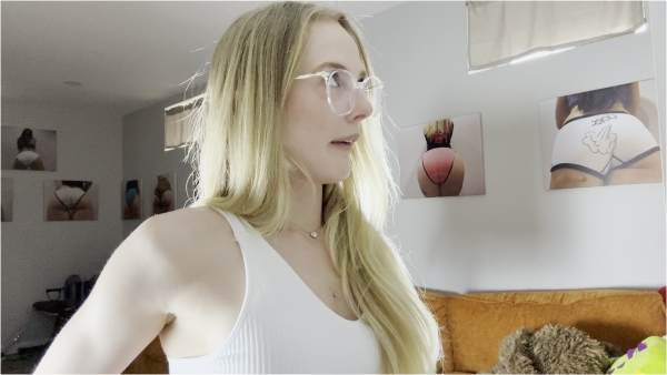 Fetish Nature Films - Gassy Saras Video Log POV Front Angle