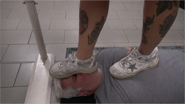 Domina Diably - Veronica Bazzani - Destroying My Human Carpet 2 Brutal Trampling And Facestanding In Sneakers And Socks