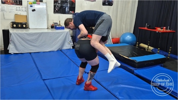 Chickenboys Coop Of Kink - Cb0110 Phoenix Starr Lift And Carry