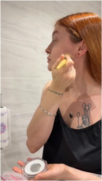 SonicPorn - GRWM Makeup on the stream SFW