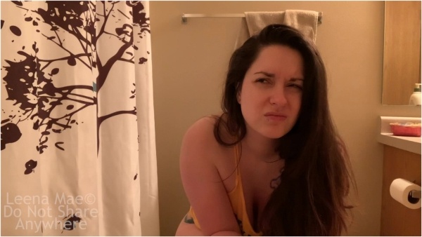 Leena Mae - Bathroom Diary #4