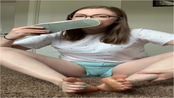 itskinkerbell - Smelly feet JOI no humiliation