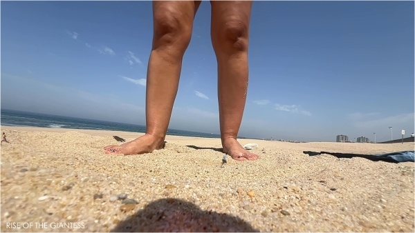 Rise Of The Giantess - Beach Crush - Giantess Kelly 4K