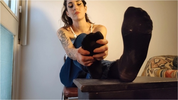 Mistress Maxima - Feet and Boots worship